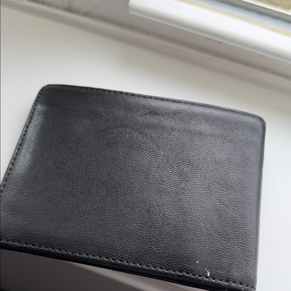 Etro Black and Red Leather Wallet - Picture 2 of 7